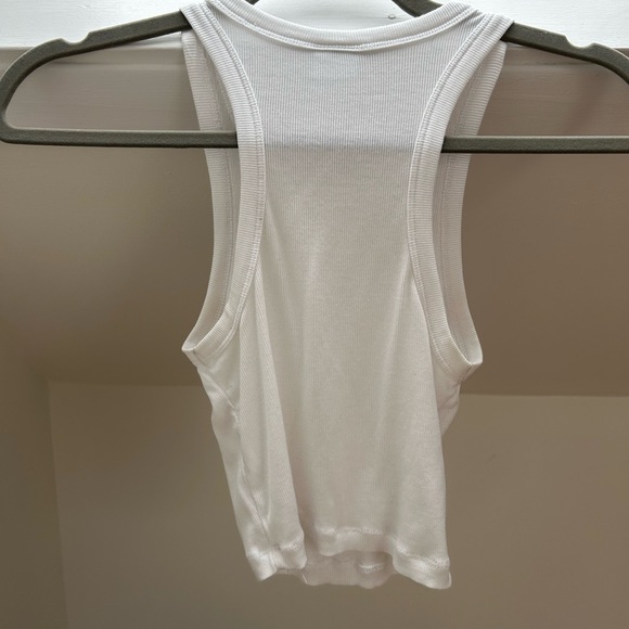 Sunday best Honor tank - Picture 3 of 3